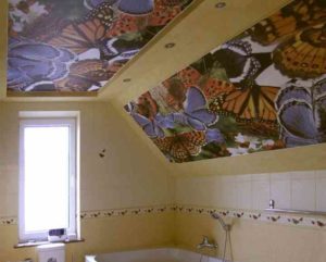 знаю  Какой потолок лучше для ванной комнаты? Обзор и варианты +Видео