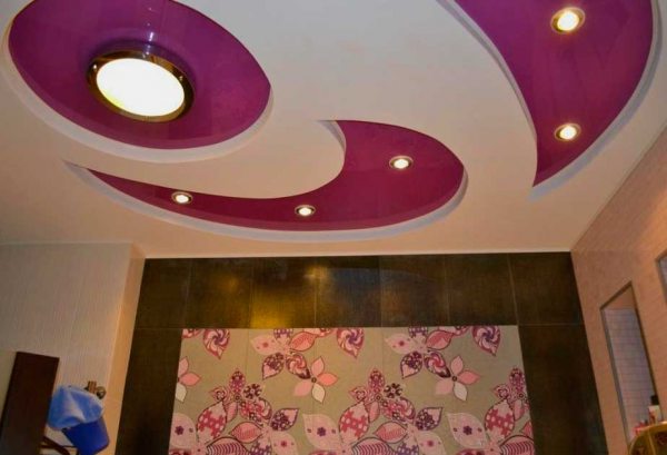 знаю  Как украсить потолок в частном доме: Обзор и Варианты и идеи +Видео