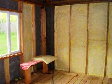 знаю  Как сделать Внутреннюю теплоизоляцию стен деревянного дома с последующей отделкой: точка росы- Обзор +Видео