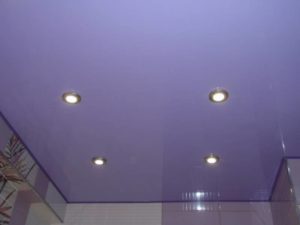 знаю  Натяжной потолок в туалете квартиры – дизайн, цвета +Видео