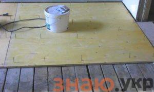 знаю Как уложить ламинат на деревянный пол своими руками: Пошаговая инструкция- Обзор +Видео