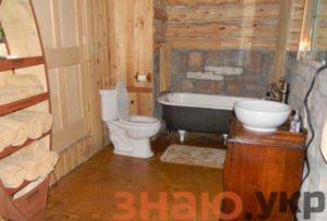 знаю Туалет в деревянном доме своими руками с вентиляцией и канализацией +Видео
