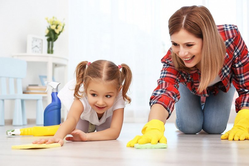 Як підтримувати чистоту у домі з маленькою дитиною