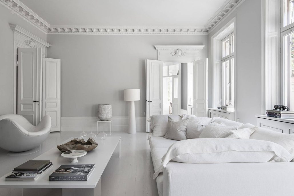 Украшение интерьера с помощью белой краски: простота и элегантность